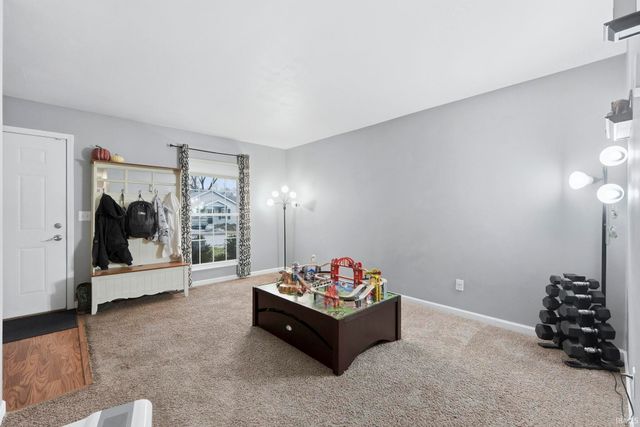 2814 Prairie Grove Drive, Fort Wayne, IN 46809