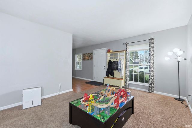 2814 Prairie Grove Drive, Fort Wayne, IN 46809