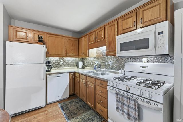 2814 Prairie Grove Drive, Fort Wayne, IN 46809