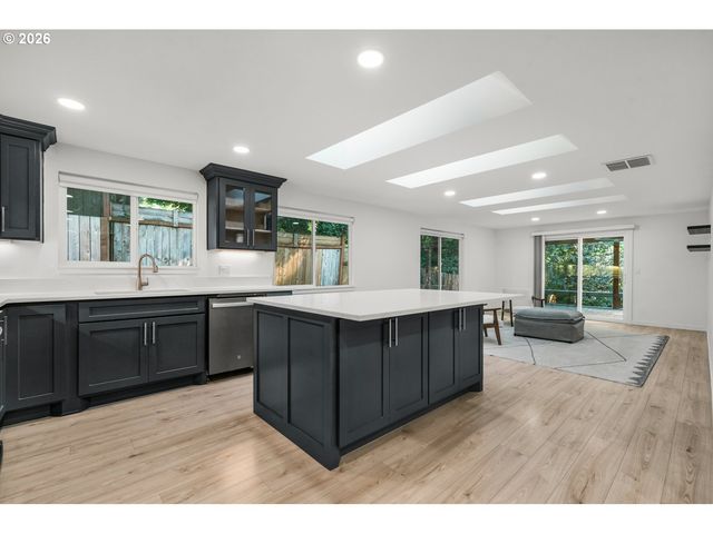 10220 Se MOUNT SCOTT Blvd, Portland, OR 97266