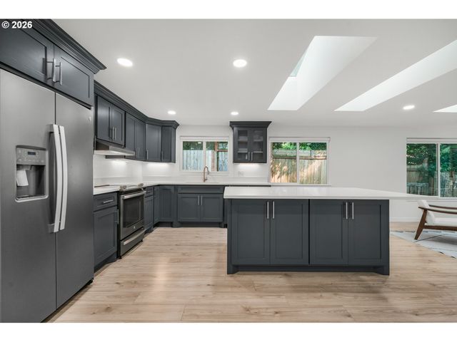 10220 Se MOUNT SCOTT Blvd, Portland, OR 97266