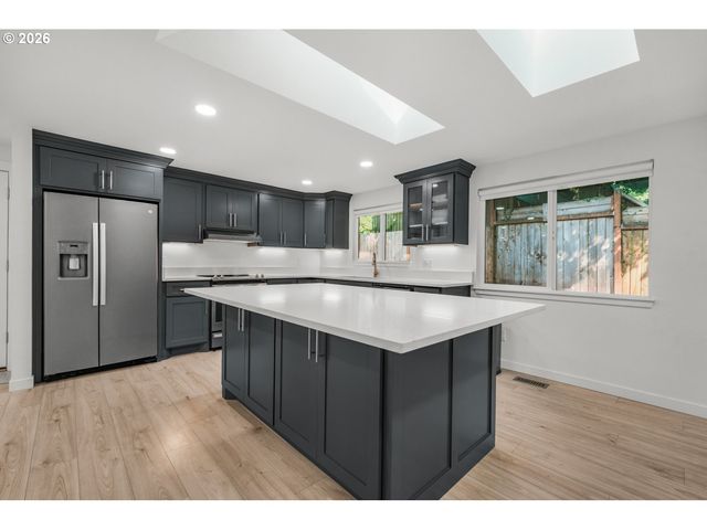 10220 Se MOUNT SCOTT Blvd, Portland, OR 97266