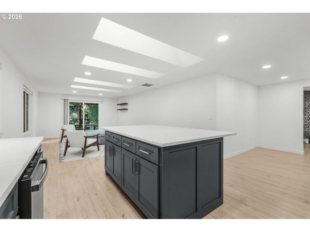 10220 Se MOUNT SCOTT Blvd, Portland, OR 97266