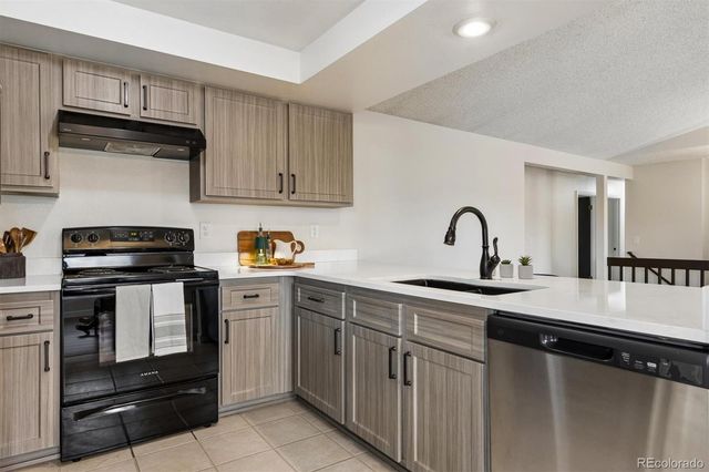 1909 Sandhurst Drive, Castle Rock, CO 80104