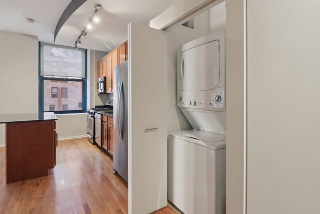 208 W Washington Street 1010, Chicago, IL 60606