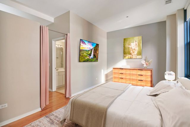 208 W Washington Street 1010, Chicago, IL 60606