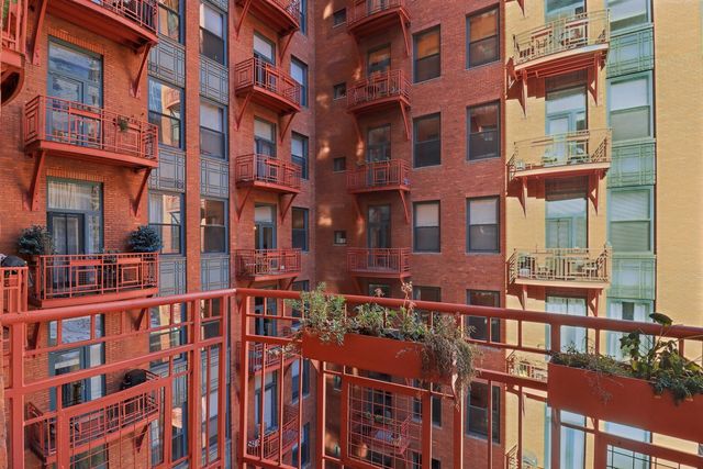 208 W Washington Street 1010, Chicago, IL 60606