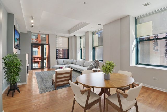 208 W Washington Street 1010, Chicago, IL 60606