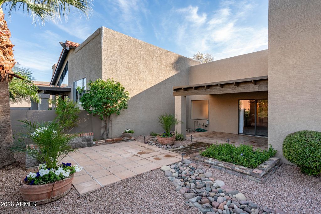Image 10 of property listing at 4128 E Paradise Drive, Phoenix, AZ 85028
