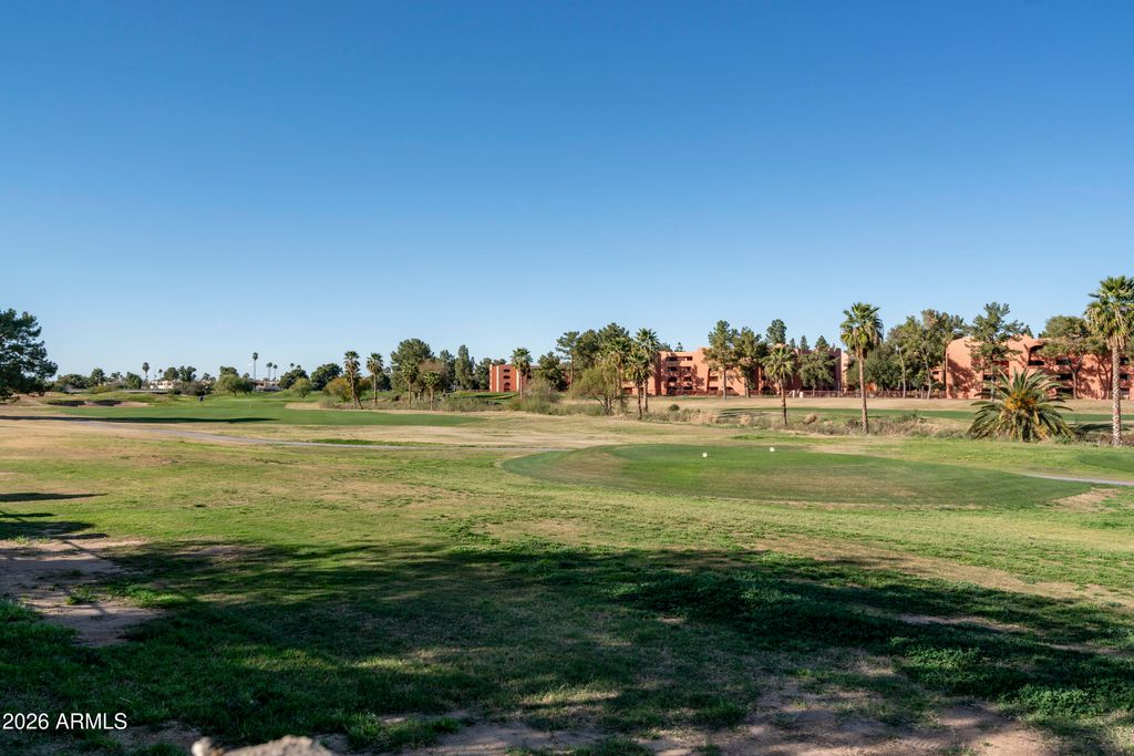 Image 12 of property listing at 4128 E Paradise Drive, Phoenix, AZ 85028