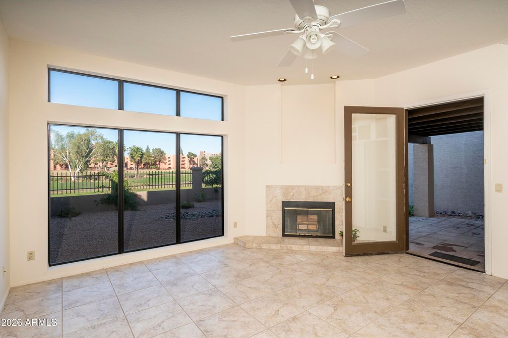Image 13 of property listing at 4128 E Paradise Drive, Phoenix, AZ 85028