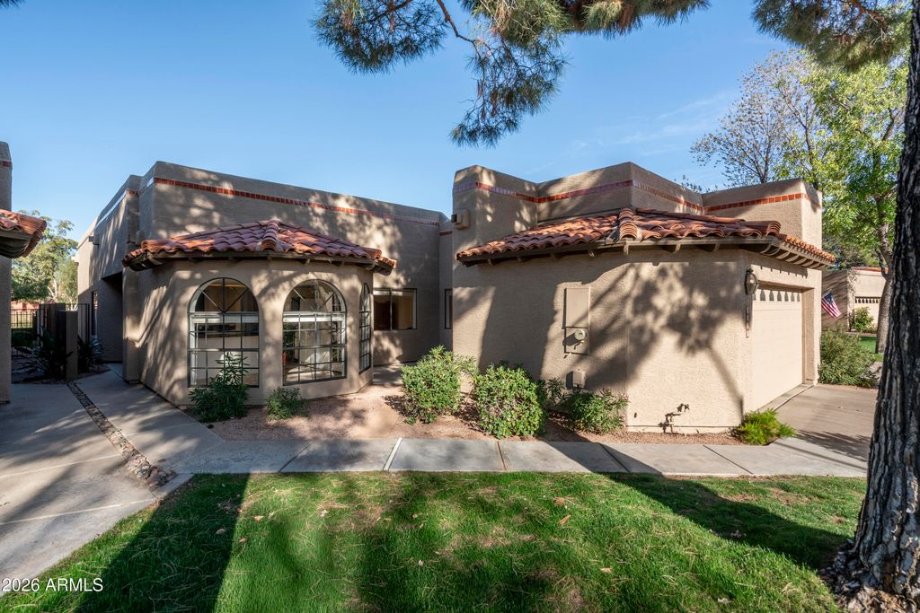 Image 32 of property listing at 4128 E Paradise Drive, Phoenix, AZ 85028