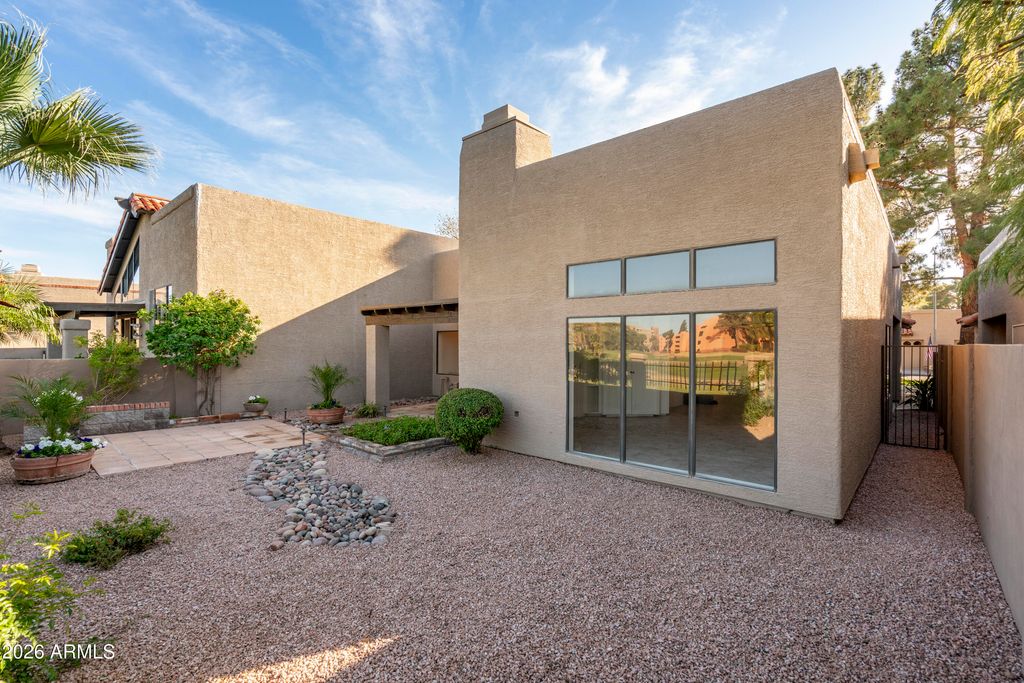 Image 9 of property listing at 4128 E Paradise Drive, Phoenix, AZ 85028