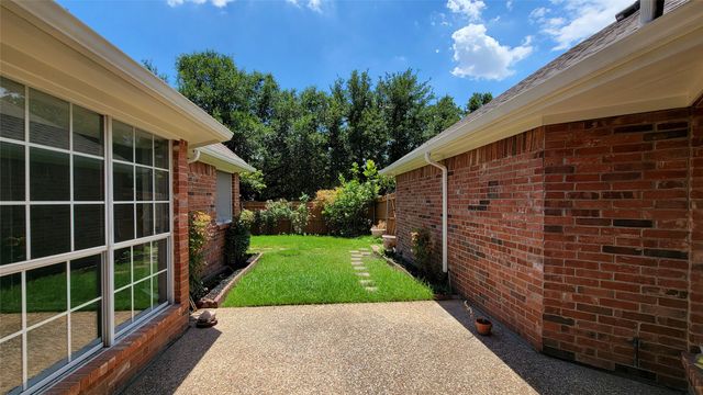 9726 Windy Hollow Drive, Irving, TX 75063