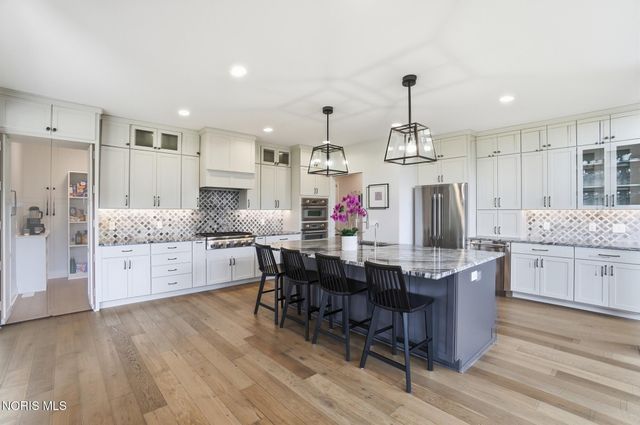 1001 Wilderness Court, Perrysburg, OH 43551
