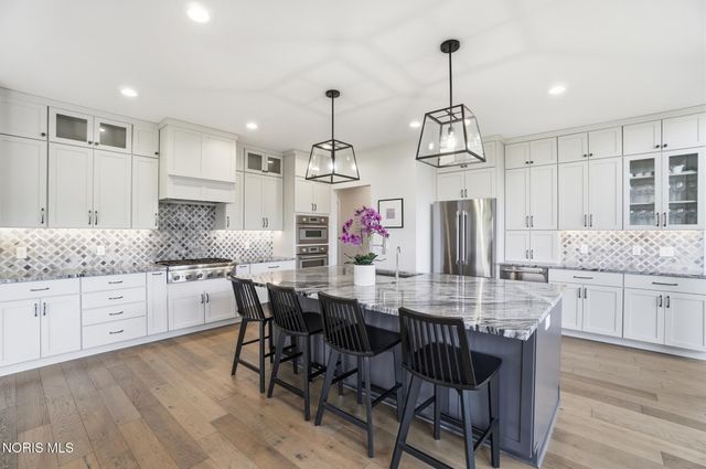 1001 Wilderness Court, Perrysburg, OH 43551