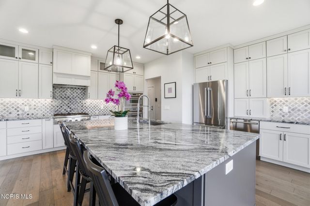 1001 Wilderness Court, Perrysburg, OH 43551