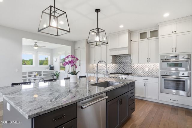 1001 Wilderness Court, Perrysburg, OH 43551