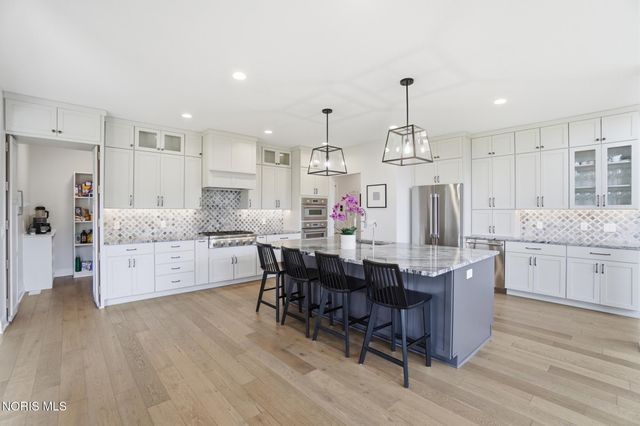 1001 Wilderness Court, Perrysburg, OH 43551