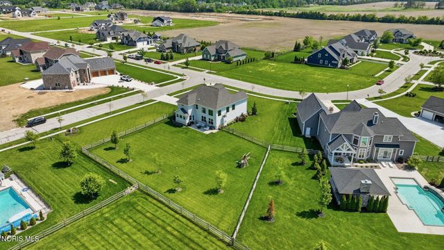 1001 Wilderness Court, Perrysburg, OH 43551