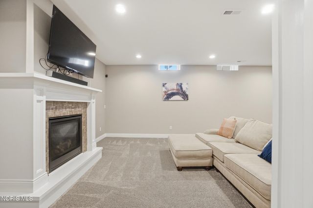 1001 Wilderness Court, Perrysburg, OH 43551