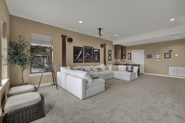 1746 Stagecoach DR, Canyon Lake, TX 78133