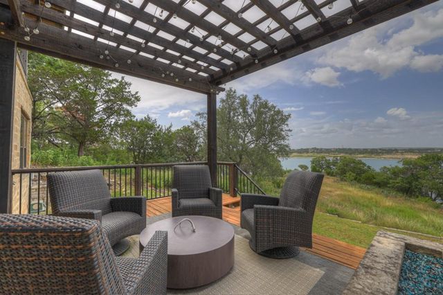 1746 Stagecoach DR, Canyon Lake, TX 78133