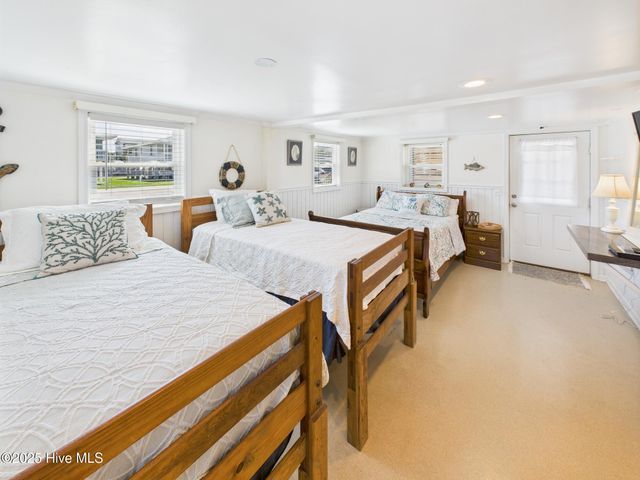 117 Salisbury Street, Holden Beach, NC 28462