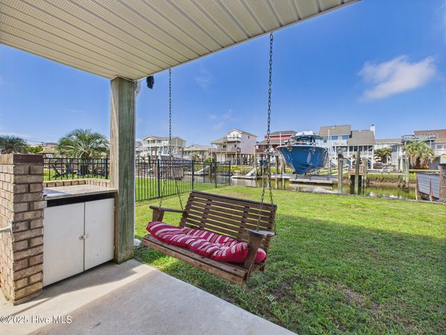 117 Salisbury Street, Holden Beach, NC 28462