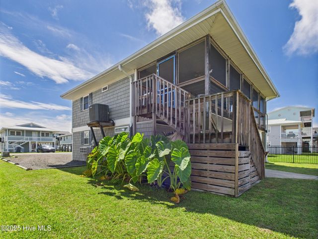 117 Salisbury Street, Holden Beach, NC 28462