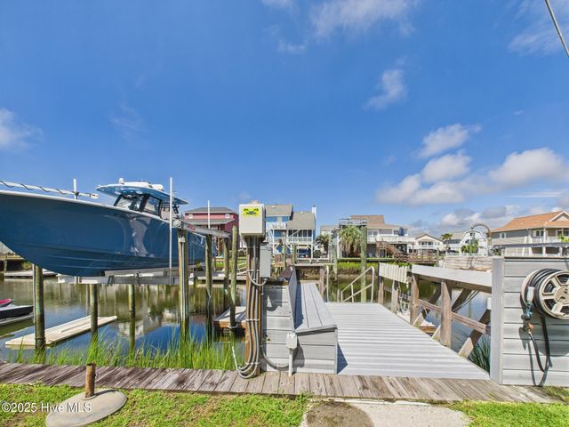 117 Salisbury Street, Holden Beach, NC 28462