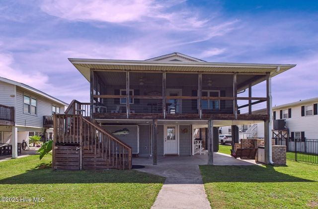 117 Salisbury Street, Holden Beach, NC 28462