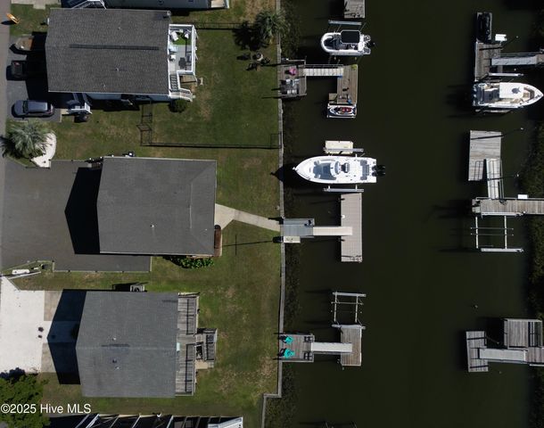 117 Salisbury Street, Holden Beach, NC 28462