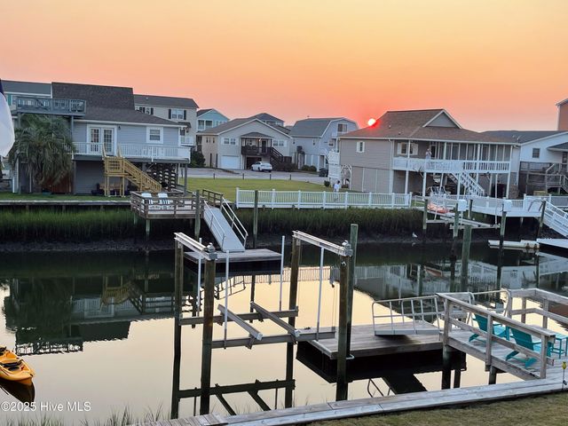 117 Salisbury Street, Holden Beach, NC 28462