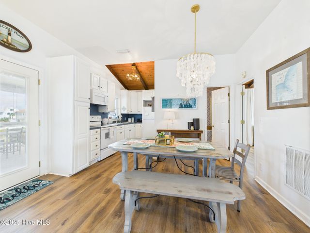 117 Salisbury Street, Holden Beach, NC 28462