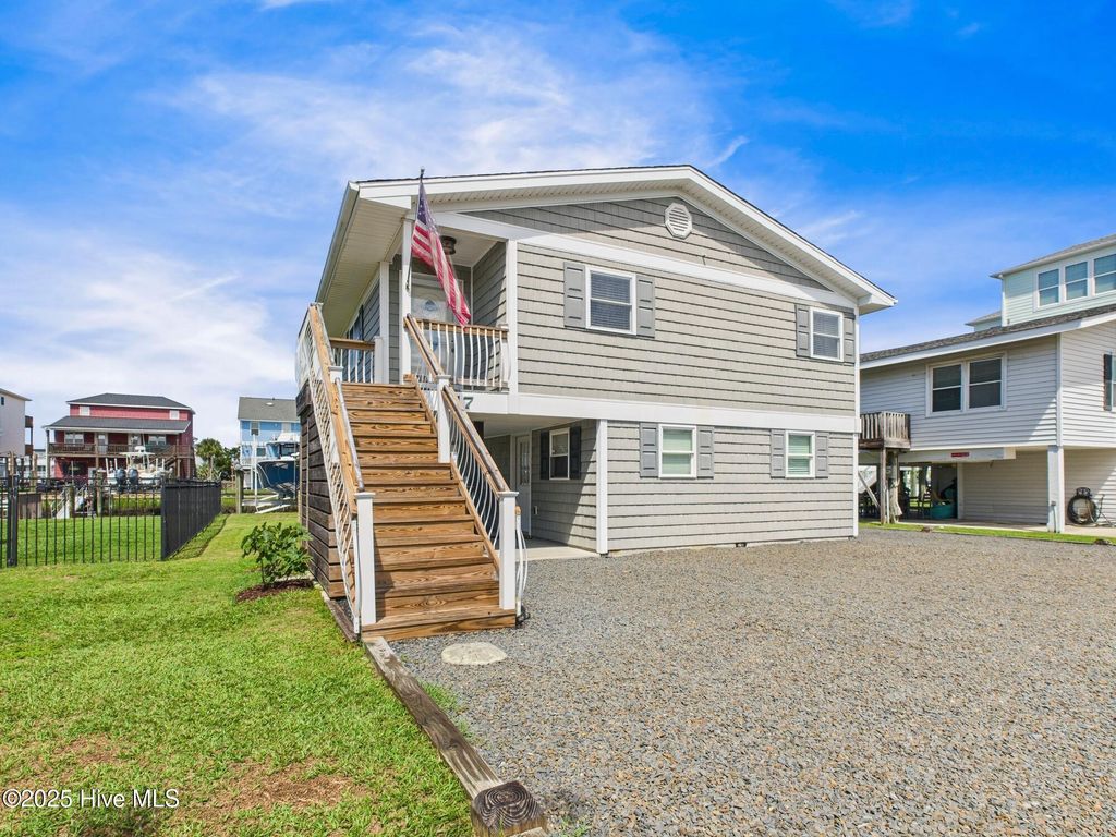 117 Salisbury Street, Holden Beach, NC 28462