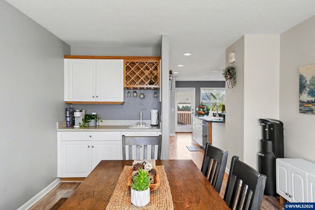 1683 Skyway St S, Salem, OR 97302