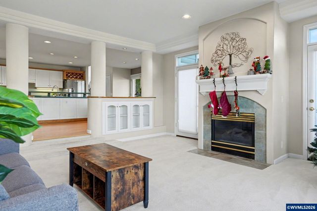 1683 Skyway St S, Salem, OR 97302