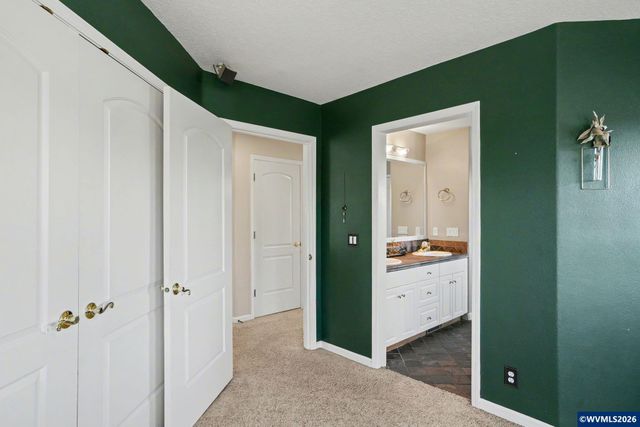 1683 Skyway St S, Salem, OR 97302