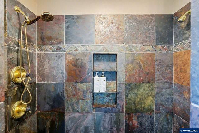 1683 Skyway St S, Salem, OR 97302