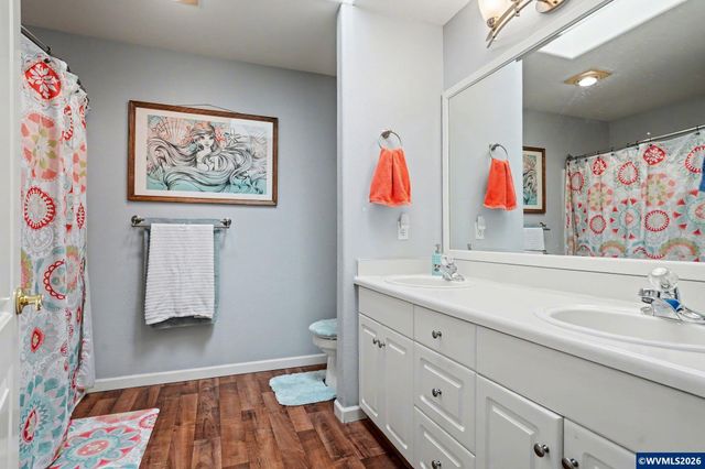 1683 Skyway St S, Salem, OR 97302