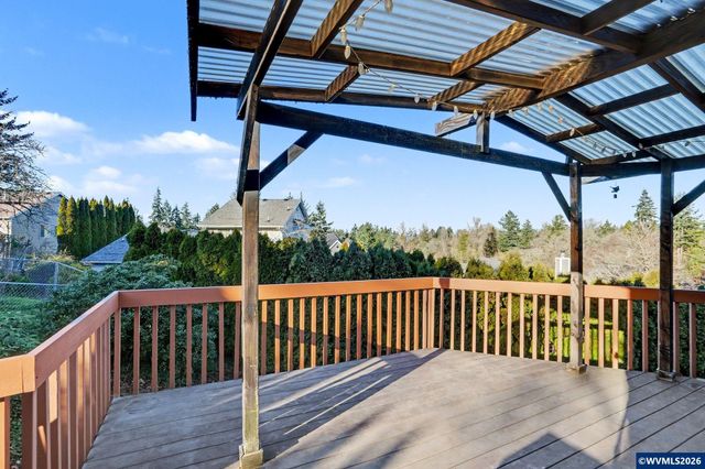 1683 Skyway St S, Salem, OR 97302