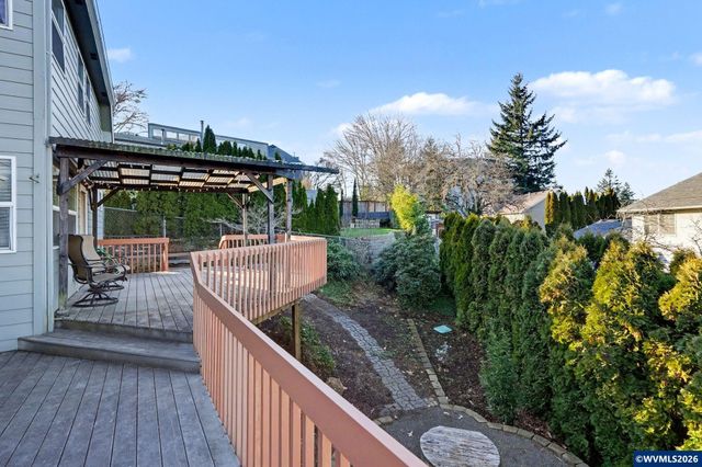 1683 Skyway St S, Salem, OR 97302