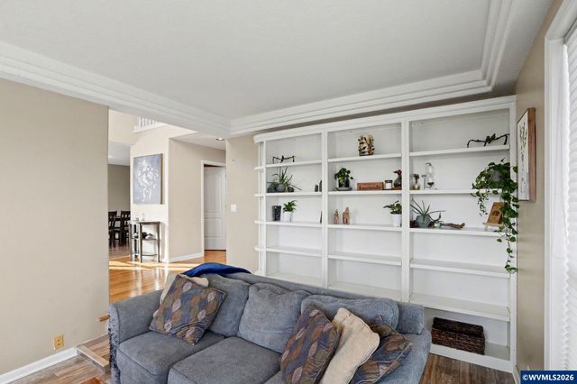 1683 Skyway St S, Salem, OR 97302