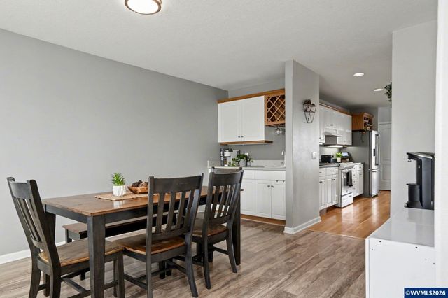 1683 Skyway St S, Salem, OR 97302