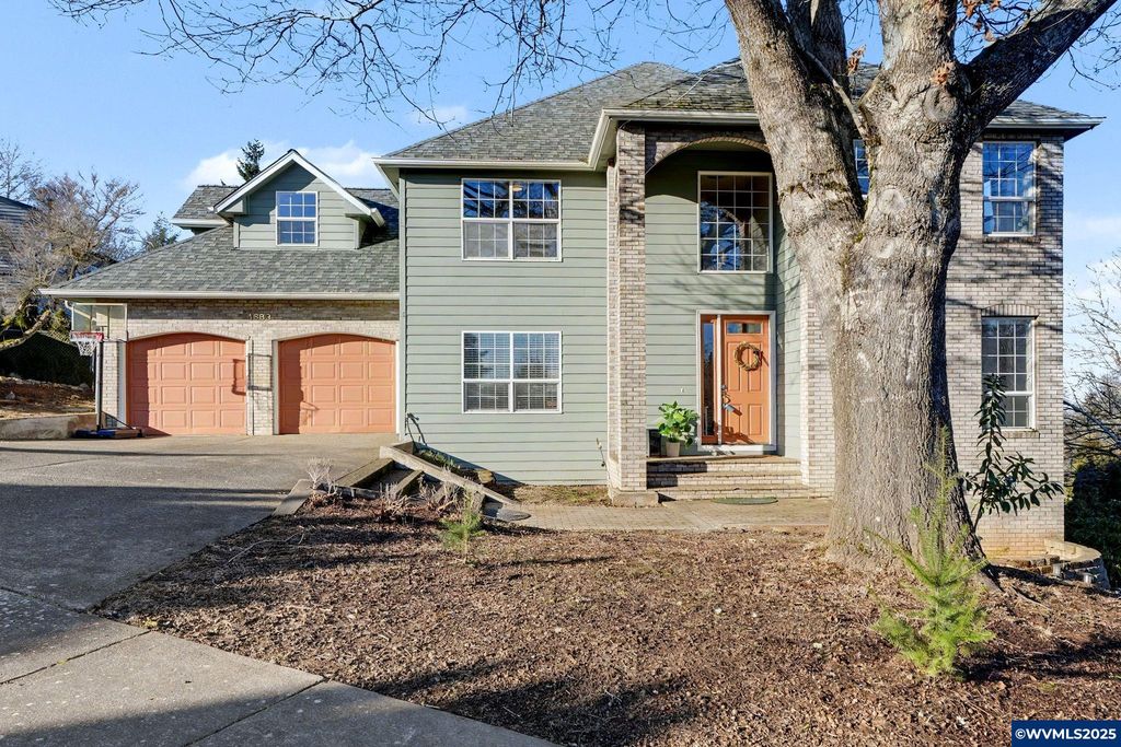 1683 Skyway St S, Salem, OR 97302