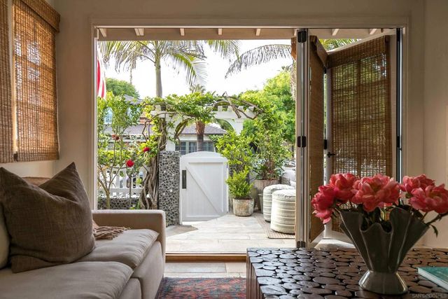 335 Gravilla Street, La Jolla, CA 92037