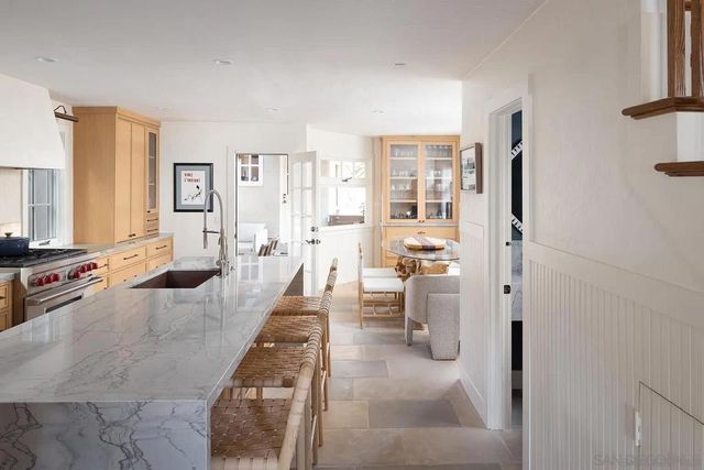 335 Gravilla Street, La Jolla, CA 92037