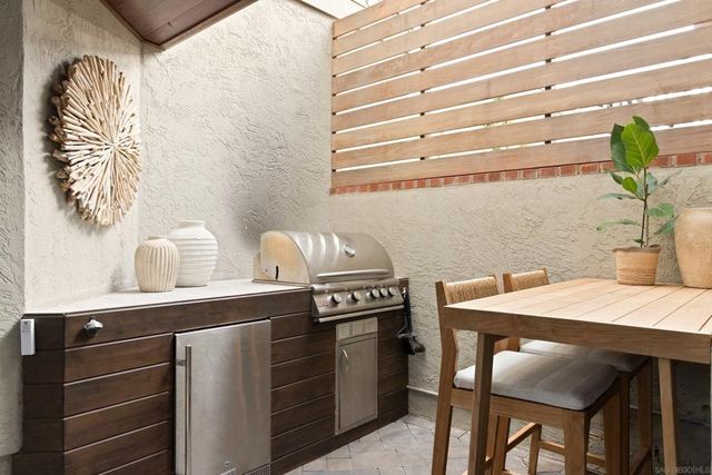 335 Gravilla Street, La Jolla, CA 92037