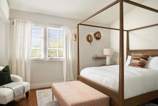 335 Gravilla Street, La Jolla, CA 92037